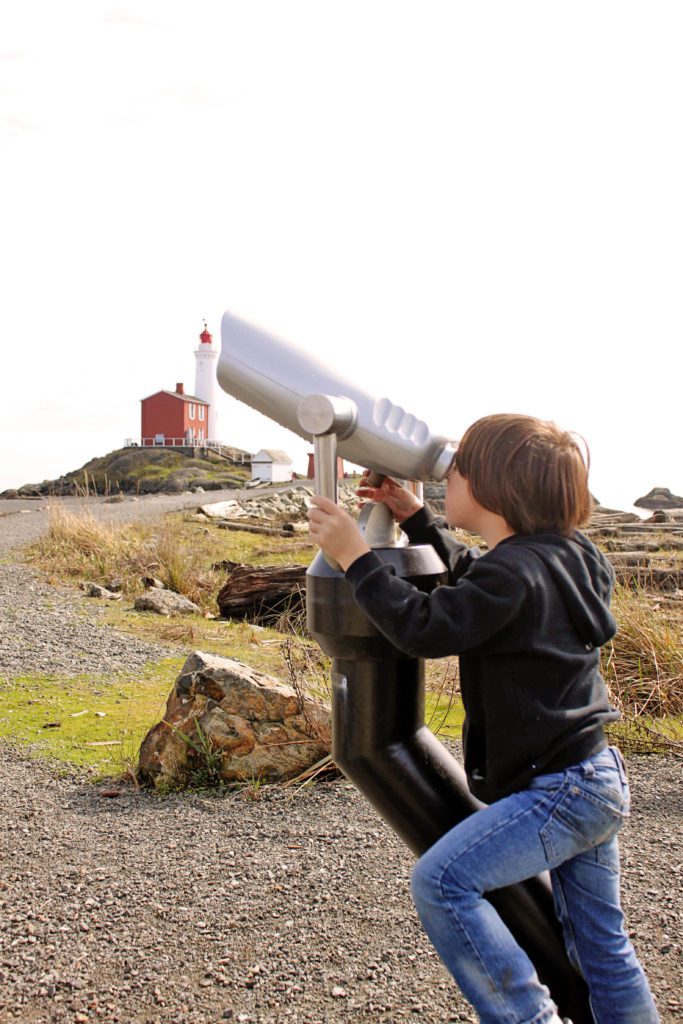 Best things to do in Victoria BC with kids | Fort Rodd Hill and Fisgard Lighthouse #victoria #britishcolumbia #simplywander #fortroddhill #fisgardlighthouse