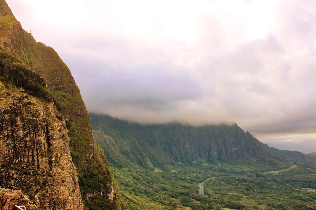 Oahu Bucket List: 46 of the Best Things to do in Oahu | Nu'uanu Pali Lookout #simplywander #oahu #hawaii