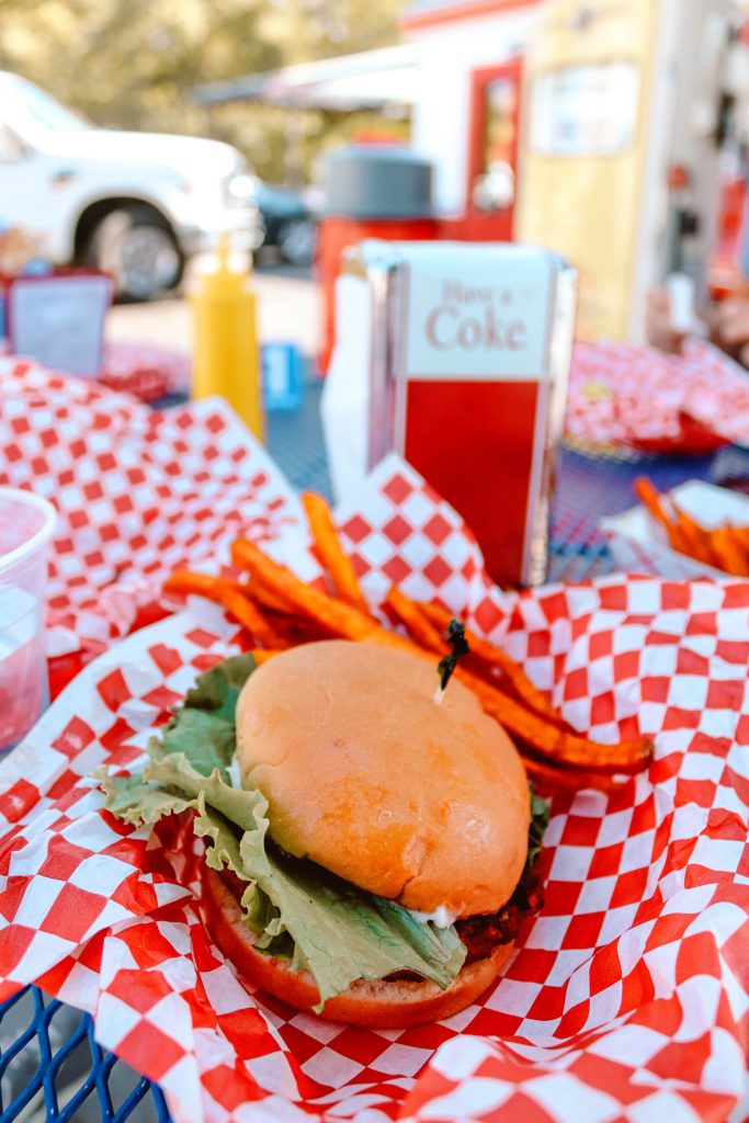How to spend a day in charming Cottonwood Arizona | Bing's Burger Station #simplywander #cottonwood #arizona #bingsburgerstation