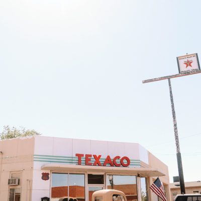 12 spots not to miss on a Route 66 road trip through Arizona | Winslow #simplywander #route66 #winslow