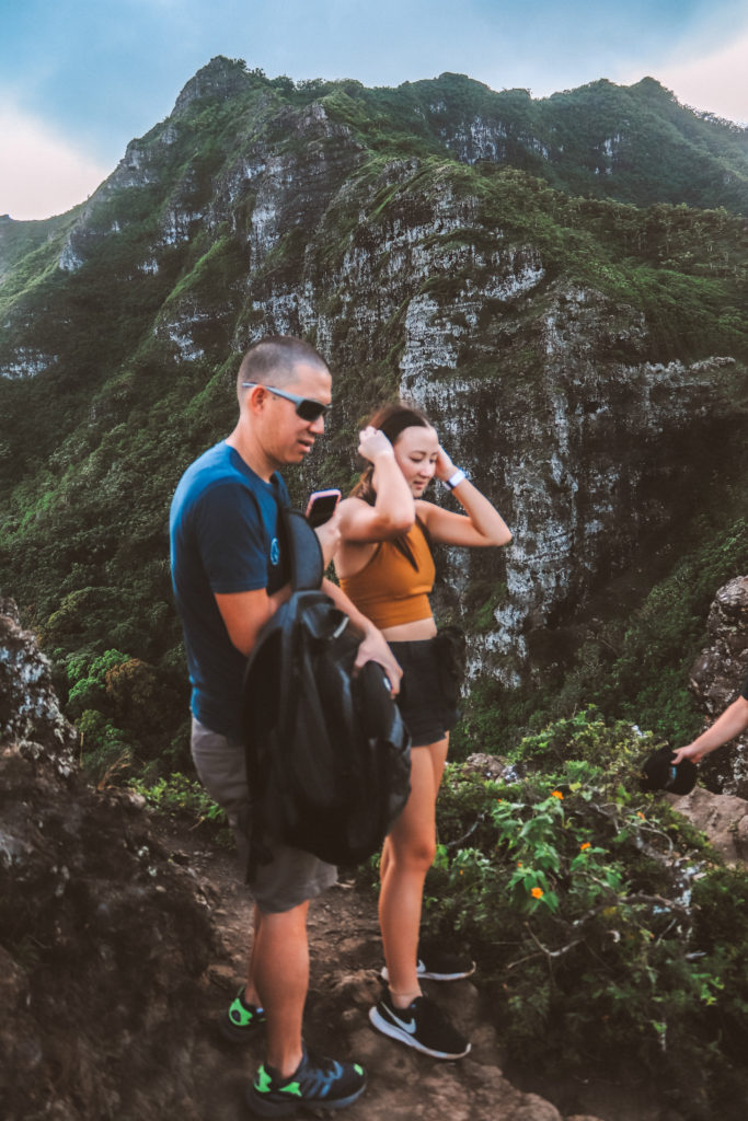 The Complete Guide to Hiking the Crouching Lion Trail in Oahu Hawaii | Simply Wander #simplywander #oahu #hawaii #crouchinglion