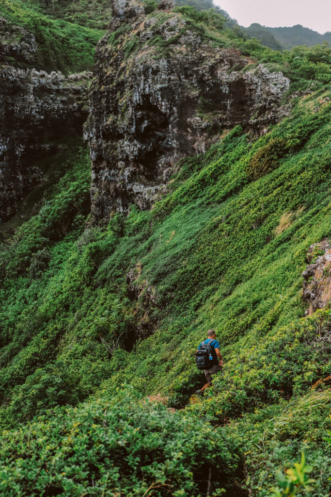 8 of the Best Hikes on Oahu | Crouching Lion Trail #simplywander