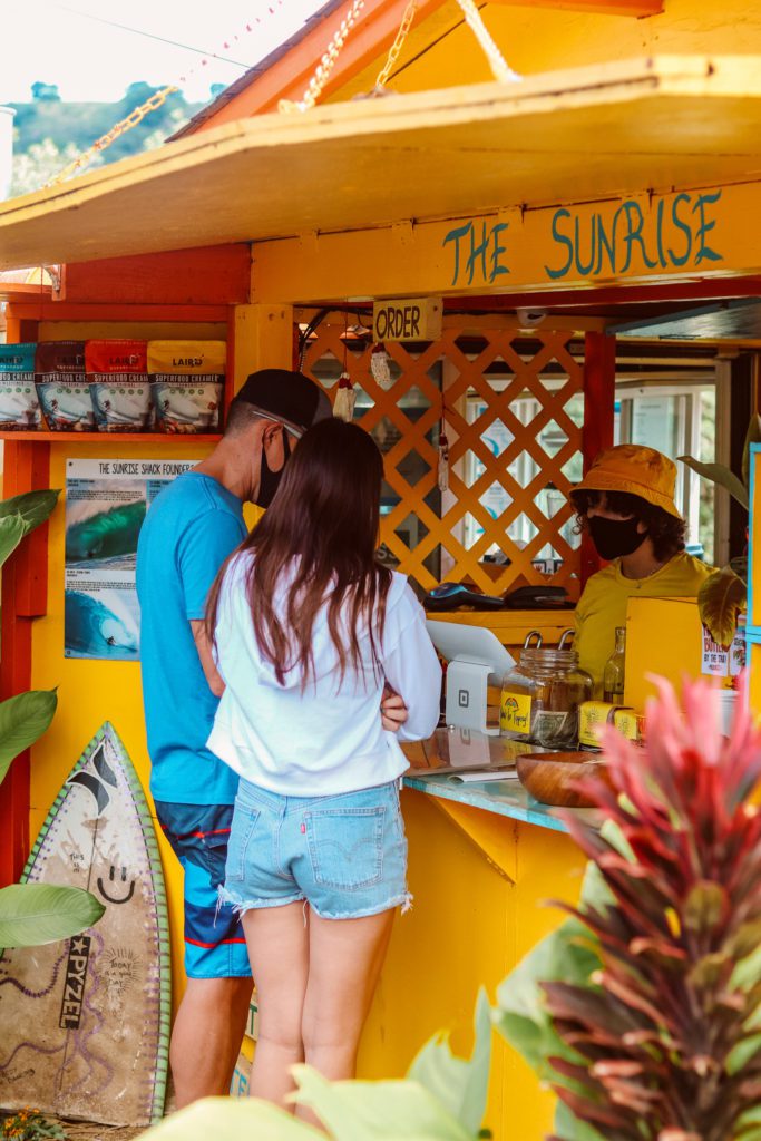 3 Day Itinerary: Best Things to do on Oahu's North Shore | The Sunrise Shack #simplywander #northshore #oahu #sunriseshack