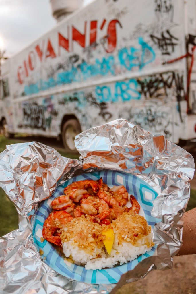 12 Best Places to Eat in Oahu Hawaii | Giovanni's Shrimp Truck #simplywander #oahu #hawaii #giovannis