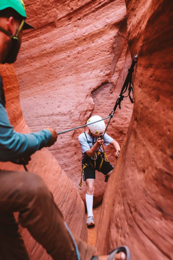 A Kanab Utah Guide for Families | Canyoneering Tour #simplywander #kanab #utah #canyoneering