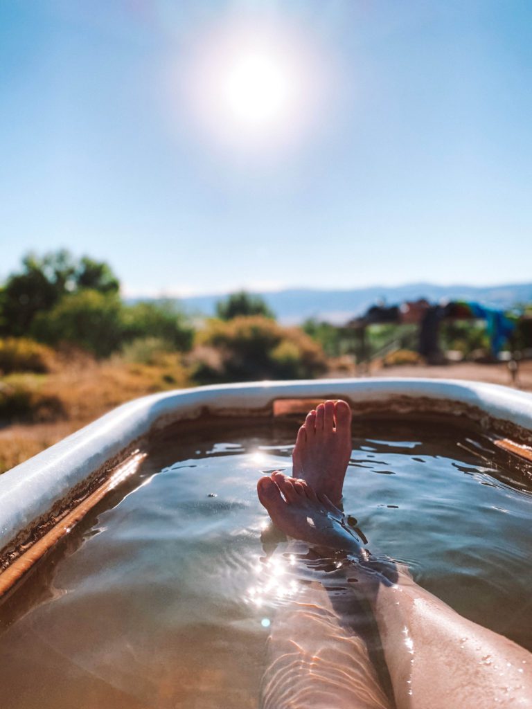 4 of the Best Hot Springs in Utah | Mystic Hot Springs #simplywander #utah #hotsprings #mystichotsprings