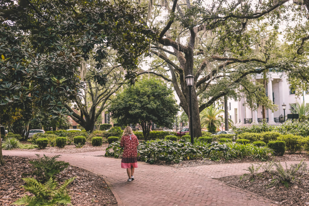 12 Fun Things to do in Savannah for an Unforgettable Girls Trip | Chippewa Square #savannah #georgia #simplywander #chippewasquare