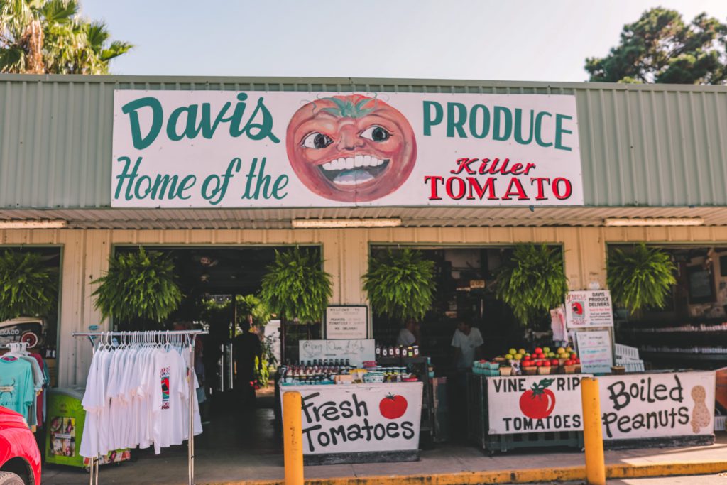 5 Fun Things to do in Tybee Island | Davis Produce Stand #simplywander #tybeeisland #georgia #davisproduce