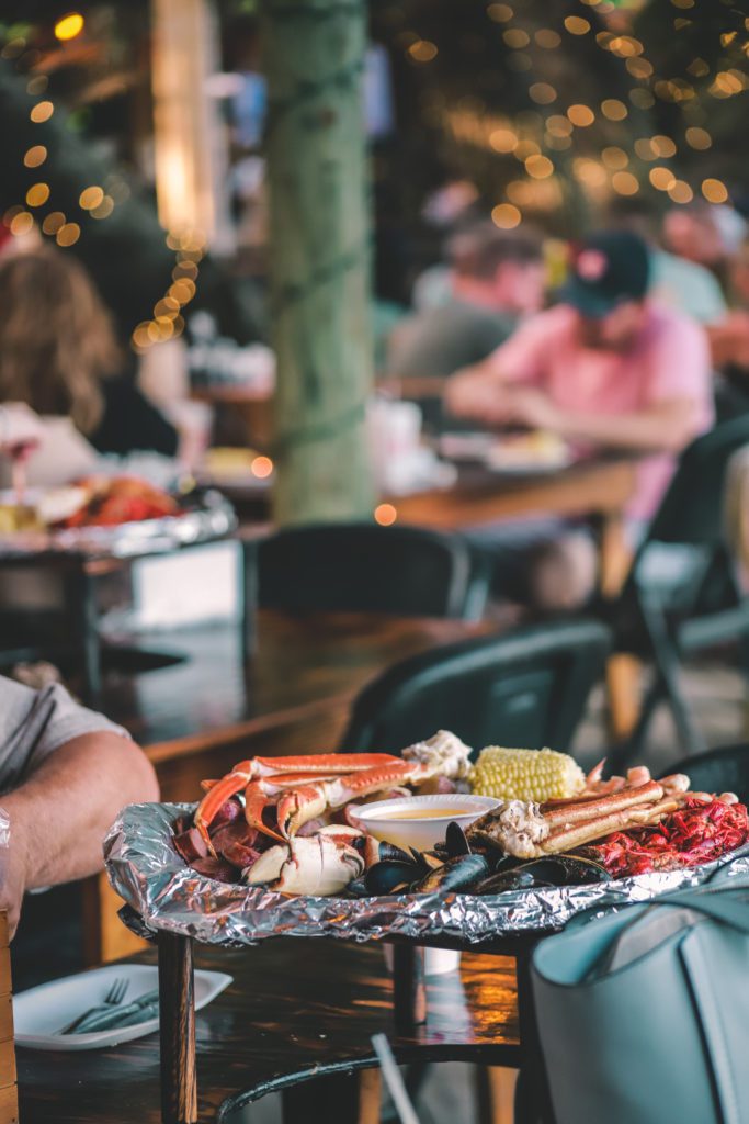 5 Fun Things to do in Tybee Island | The Crab Shack #simplywander #tybeeisland #georgia #thecrabshack