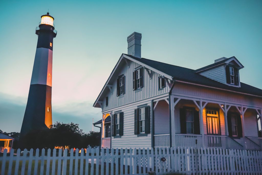 5 Fun Things to do in Tybee Island Lighthouse | Tybee Island Light #simplywander #tybeeisland #georgia #tybeelighthouse