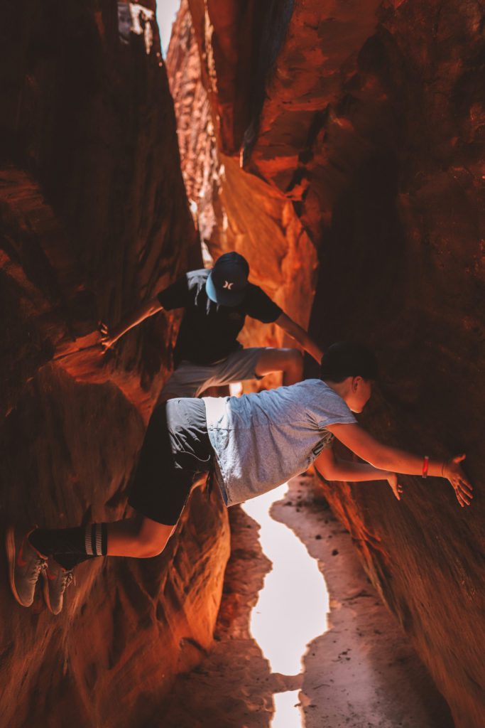 Shelf Canyon: A Hidden Zion Slot Canyon | Simply Wander #zion #slotcanyon #shelfcanyon #utah #simplywander