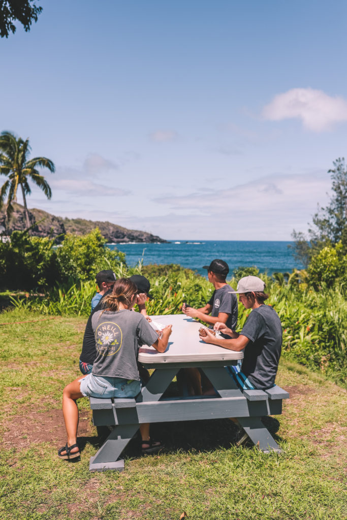 10 Awesome Things to do in the Maui West Mountains | Kahakuloa Bay #simplywander #maui #westmountains #kahaluloabay