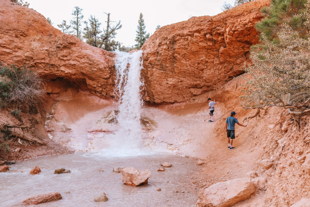 How To Spend One Day At Bryce Canyon National Park Utah | Mossy Cave Trail #brycecanyon #utah #simplywander #mossycave