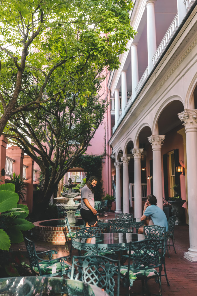 Best things to do in Charleston SC for a girl's weekend | stay at the Meeting Street Inn #simplywander #charleston #southcarolina