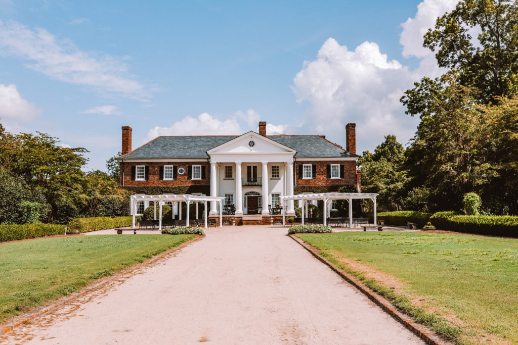 Why Boone Hall Plantation is a Must-See in Charleston South Carolina | Boone Hall Plantation home #boonehall #charleston #southcarolina