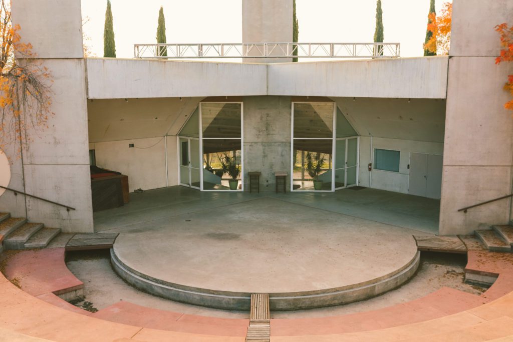 Arcosanti: One of the most unique places to stay in Arizona | The Amphitheater #arcosanti #arizona #simplywander