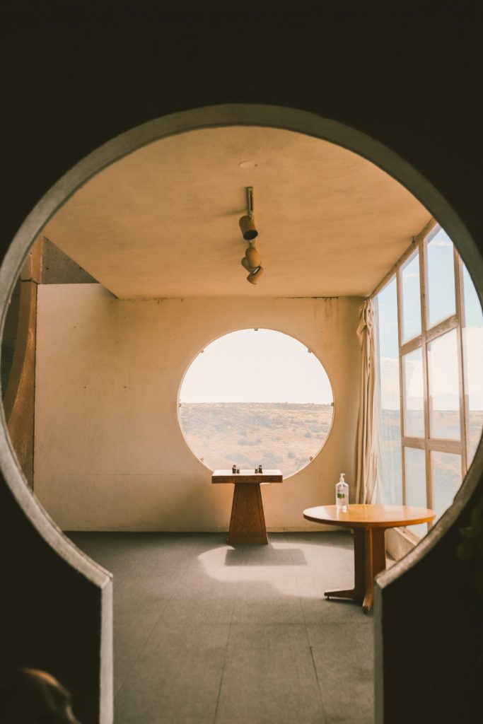 Arcosanti: One of the most unique places to stay in Arizona | Arcosanti Cafe #arcosanti #arizona #simplywander
