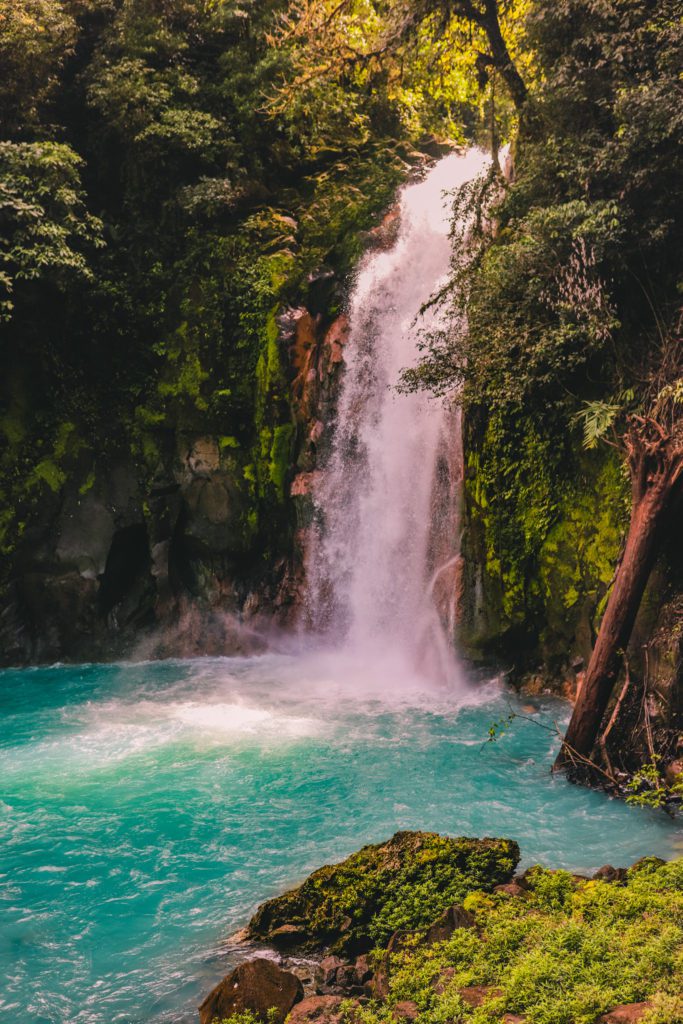 The Perfect 5 Day Costa Rica Itinerary | Rio Celeste Waterfall #simplywander #rioceleste #costarica