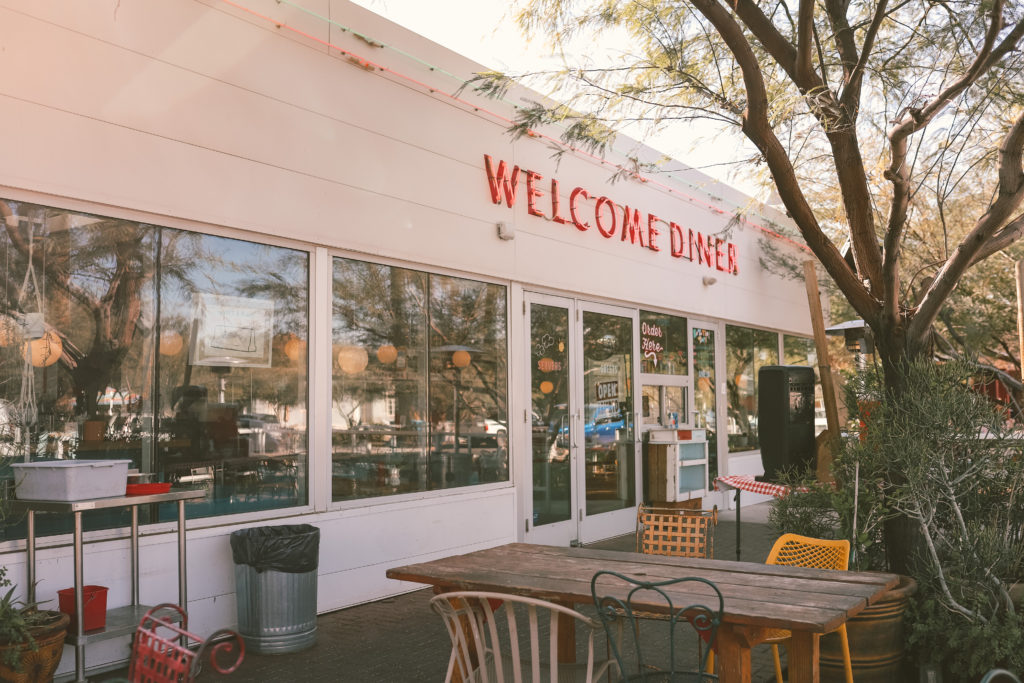 11 of the Best Places to Eat in Phoenix Arizona | Welcome Diner #simplywander #phoenix #arizona #welcomdiner