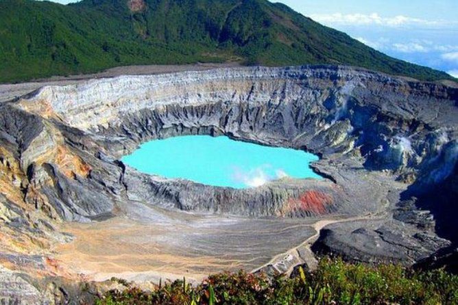 The Perfect 5 Day Costa Rica Itinerary | Poas Volcano #simplywander #poasvolcano #costarica
