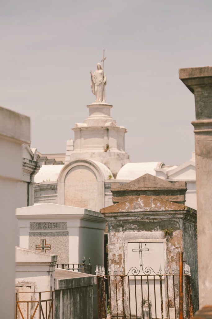 The Perfect New Orleans 3 Day Itinerary | St. Louis Cemetery No. 1  #simplywander #neworleans #louisiana