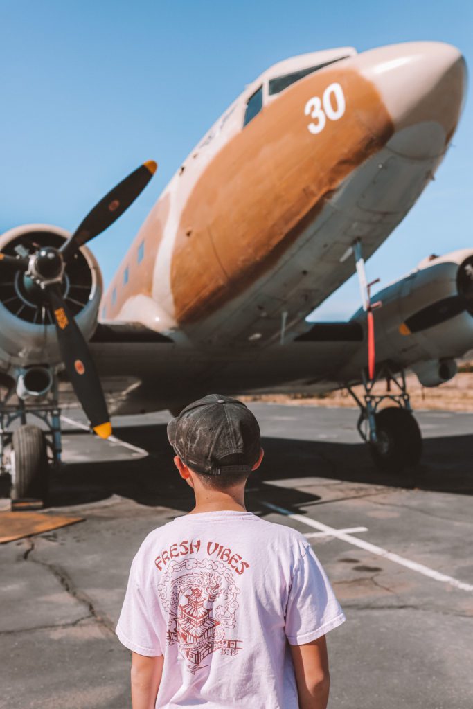 15 Fun Things to do with Kids in Mesa Arizona | Commemorative Airforce Museum #simplywander #mesa #arizona
