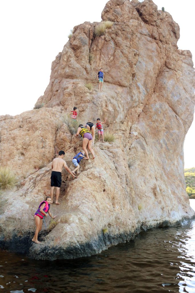 15 Fun Things to do with Kids in Mesa Arizona | Saguaro Lake #simplywander #mesa #arizona #saguarolake