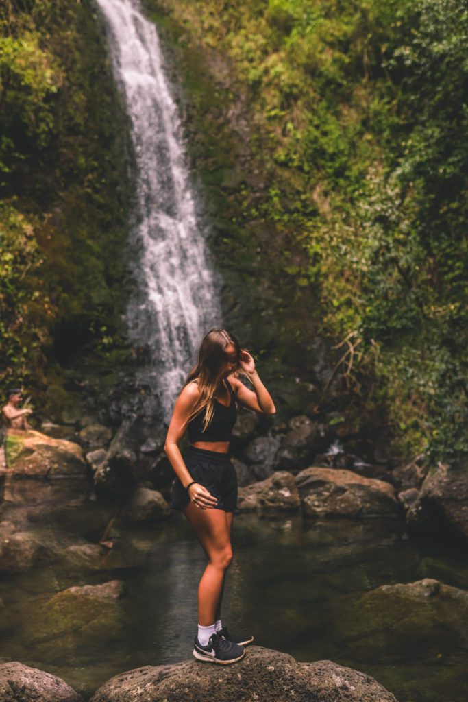 Bucket List Things to do in Oahu | Hike to Lulumahu Falls #simplywander
