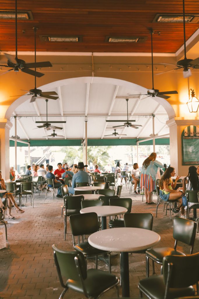 8 of the Best Places in New Orleans to Eat | Cafe Du Monde #simplywander #neworleans #bestrestaurants