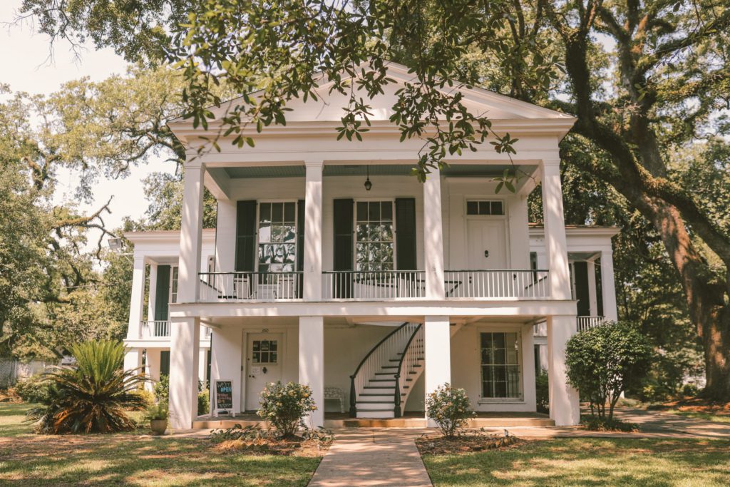 11 Things to do in Mobile Alabama | Oakleigh Mansion #simplywander #mobile #alabama