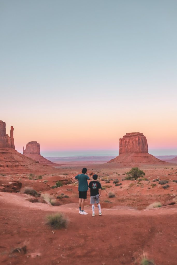 First Time Guide to Visiting Monument Valley | The View Cabins #simplywander #monumentvalley #utah #arizona