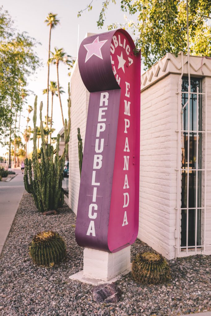 10 of the Best Restaurants in Mesa Arizona | Republica Empanada #simplywander #mesa #arizona