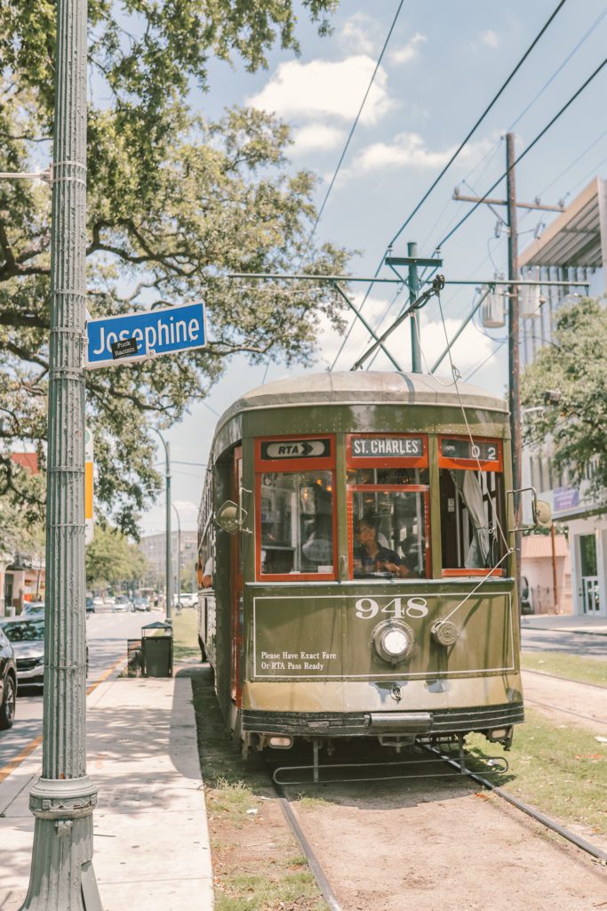 The Perfect New Orleans 3 Day Itinerary | St. Charles Street Car #simplywander #neworleans #louisiana