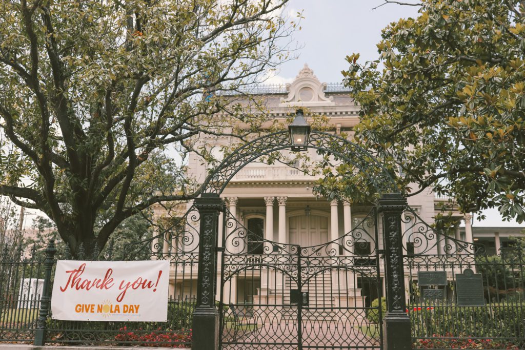 18 Famous Places to See in New Orleans' Garden District | Bradish Johnson House #simplywander #neworleans #gardendistrict