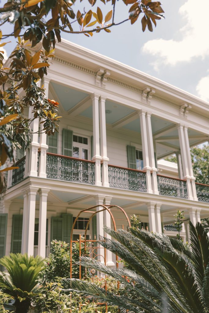 18 Famous Places to See in New Orleans' Garden District | John Goodman's House #simplywander #neworleans #gardendistrict