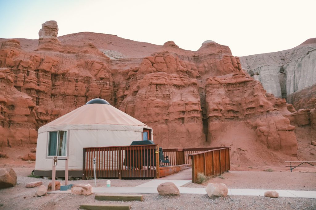 First Time Guide to Goblin Valley State Park in Utah | Goblin Valley Yurts #simplywander #utah #goblinvalley