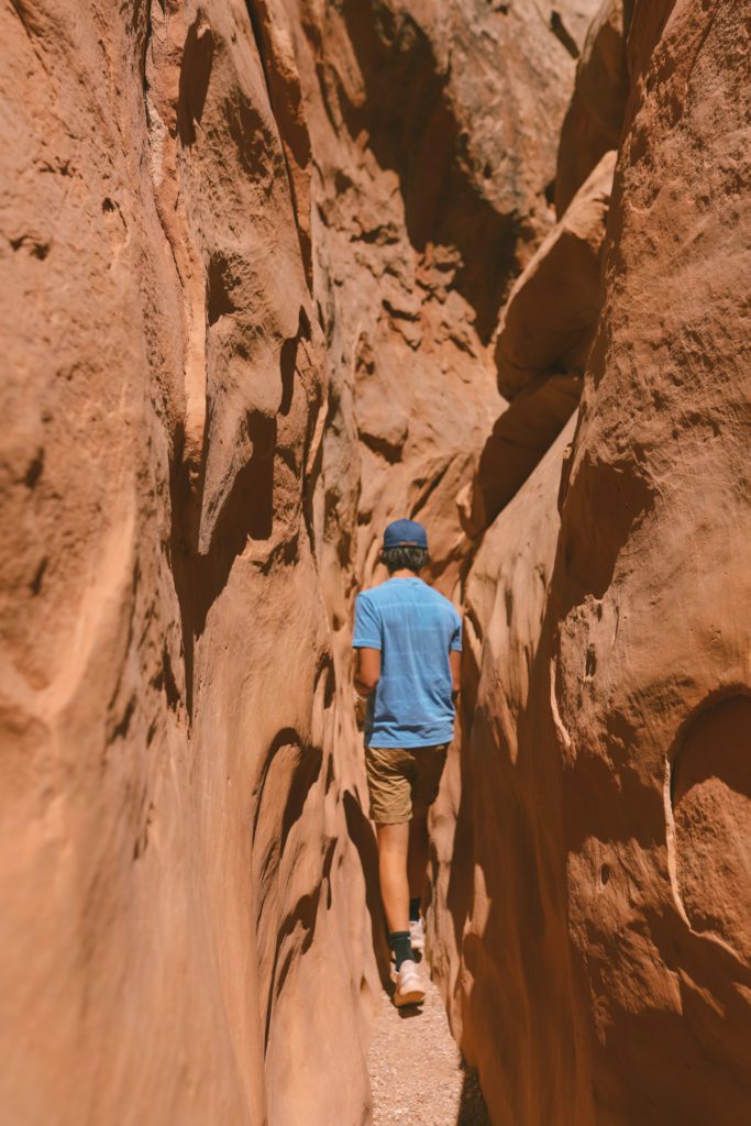 First Time Guide to Goblin Valley State Park in Utah | Little Wild Horse Slot Canyon #simplywander #utah #goblinvalley