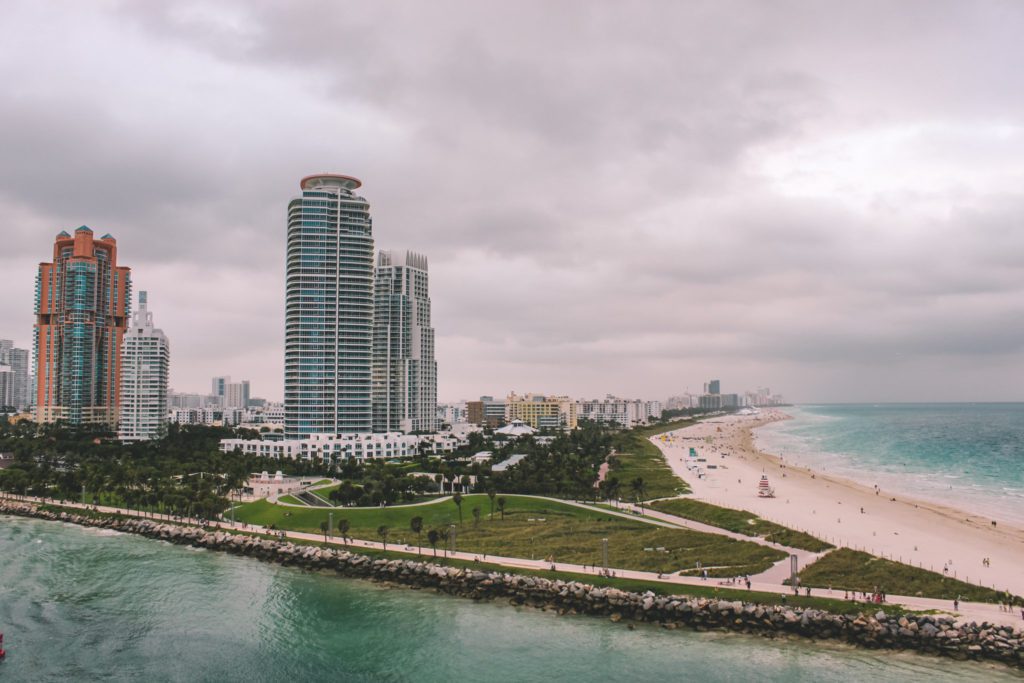 How to Spend 48 Hours in Miami | Miami Itinerary | Relax at South Beach #simplywander #florida #miami