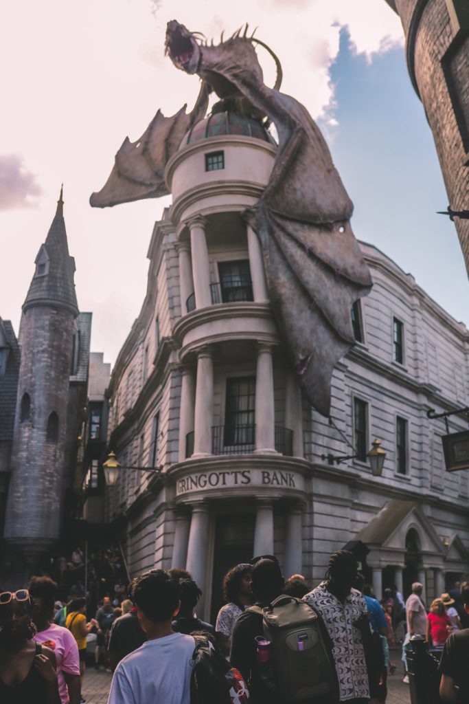 The Wizarding World of Harry Potter Photos and Tips | Diagon Alley Universal Studios Orlando #simplywander #harrypotterworld #orlando #universal 