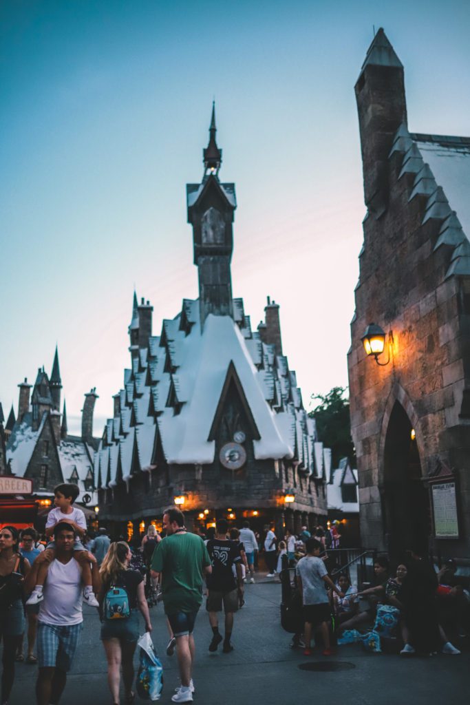 The Wizarding World of Harry Potter Photos and Tips | Hogsmeade at Islands of Adventure Universal Orlando #simplywander #harrypotterworld #orlando #universal #hogsmeade