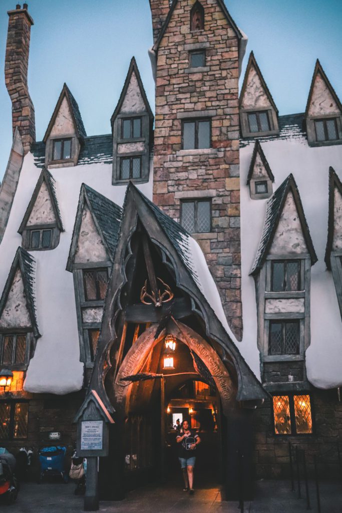The Wizarding World of Harry Potter Photos and Tips | The Three Broomsticks at Hogsmeade in Islands of Adventures #simplywander #harrypotterworld #orlando #universal