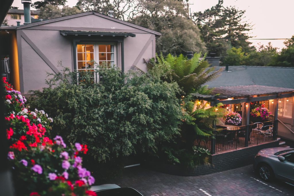 Best Places to Stay in Carmel-by-the-Sea | Carmel Country Inn #simplywander