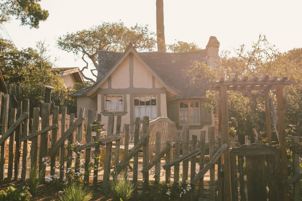 The Best Things to do in Carmel-by-the-Sea on a Girl's Weekend | Take a Fairytale Cottage Tour | Hansel Cottage #simplywander