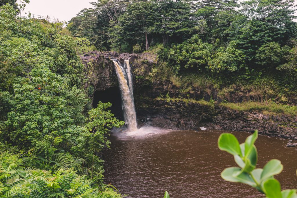 8 of the Best Things to do in Hilo, Hawaii | Rainbow Falls #simplywander
