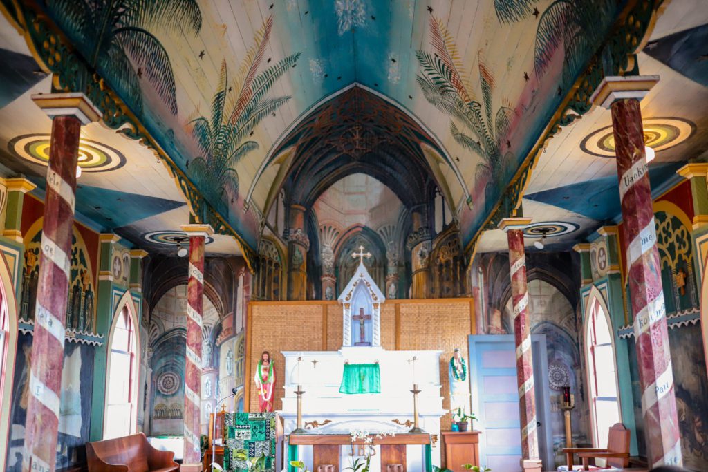 Best Things to do on the Big Island in One Week | 
St. Benedict's Painted Church #simplywander
