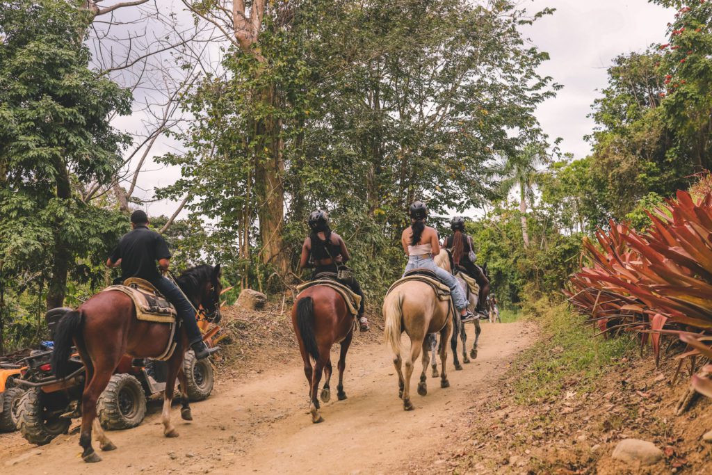 What to expect when visiting Carabalí Rainforest Park in Puerto Rico | Horseback riding tours #simplywander