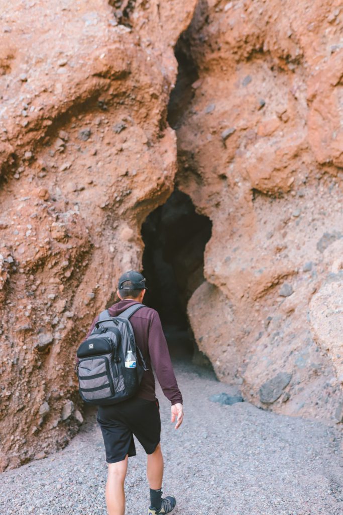 12 Unforgettable Things to Do at Death Valley National Park | Explore the slot canyons at Sidewinder Canyon #simplywander