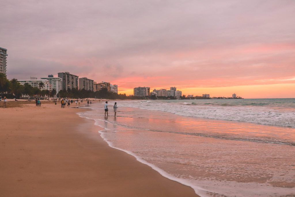 An Ambitious 7-Day Puerto Rico Itinerary | Isla Verde Beach #simplywander