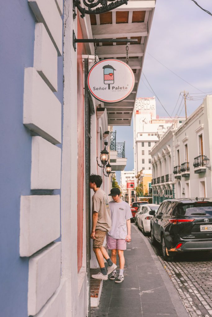12 Things to do in Old San Juan Puerto Rico | Get a popsicle from Señor Paleta #simplywander