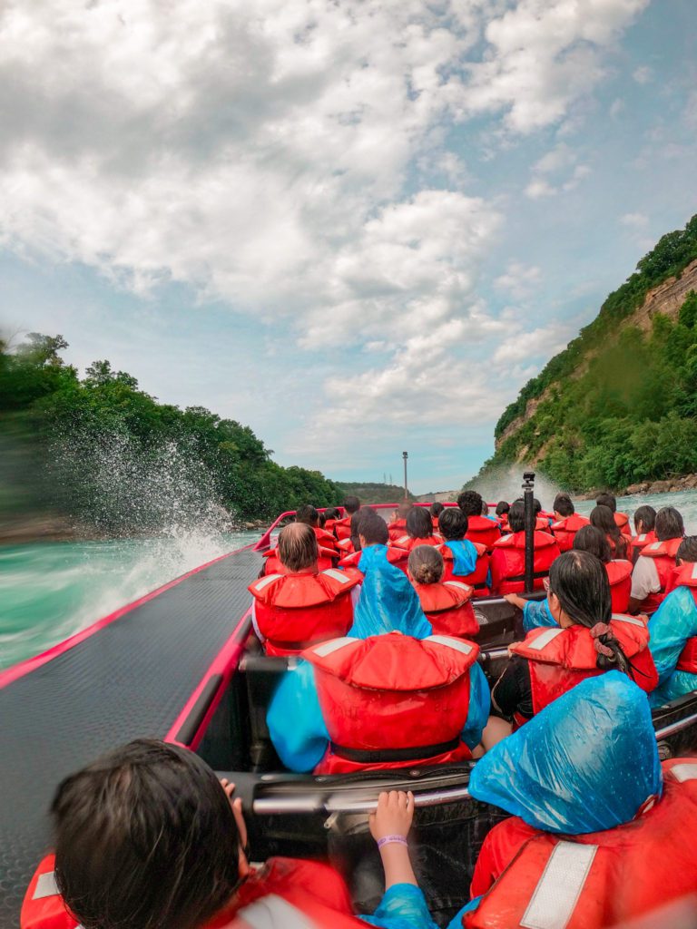 10 Amazing Things to do at Niagara Falls | Whirlpool Jet Boat Tour #simplywander